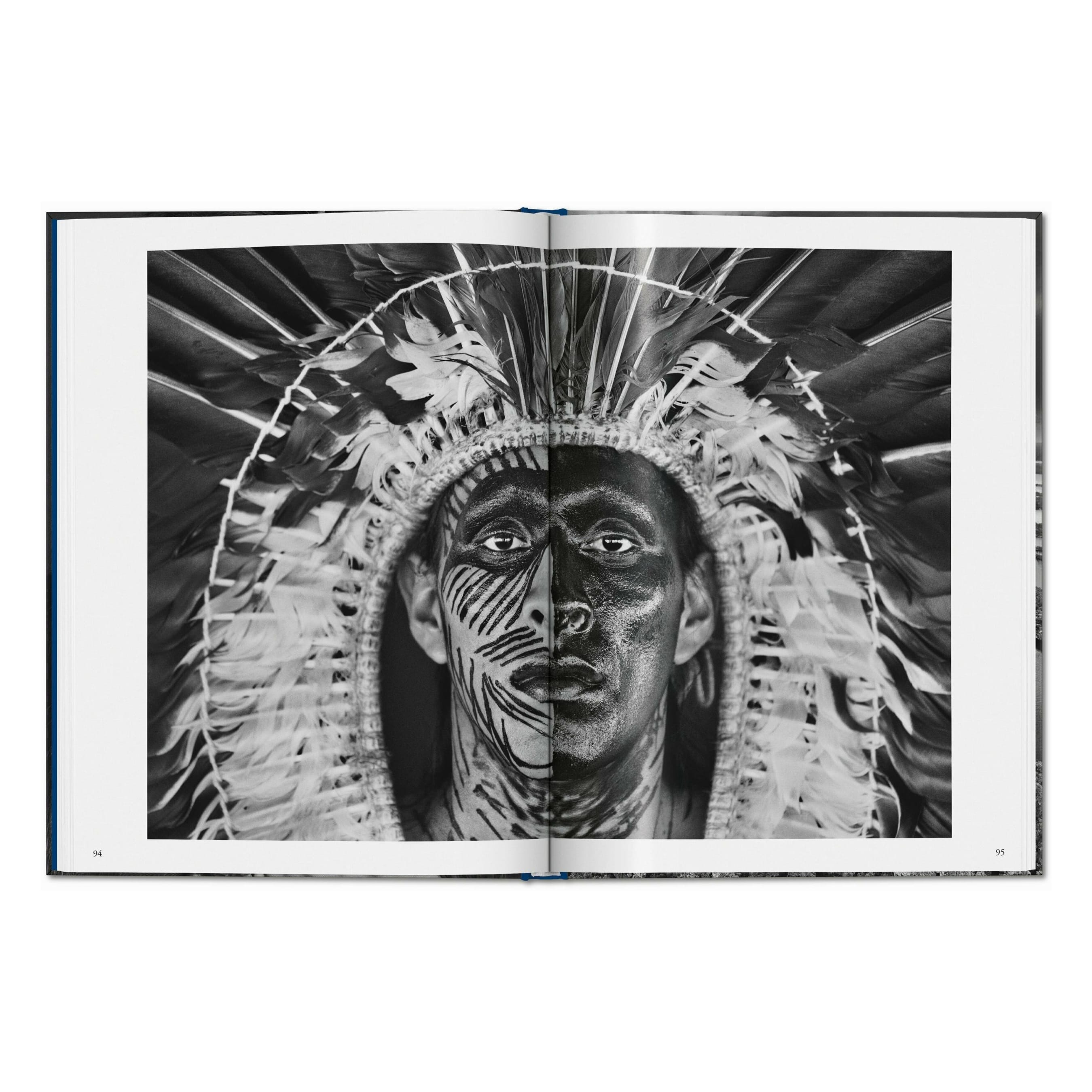 Sebastião Salgado. Amazônia (English)