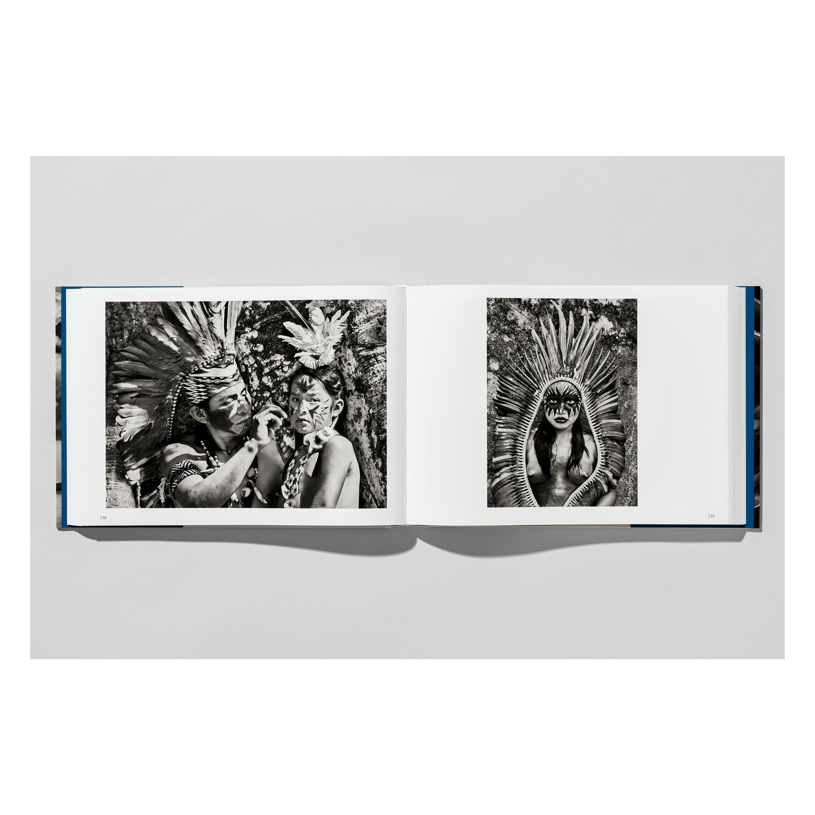 Sebastião Salgado. Amazônia (English)