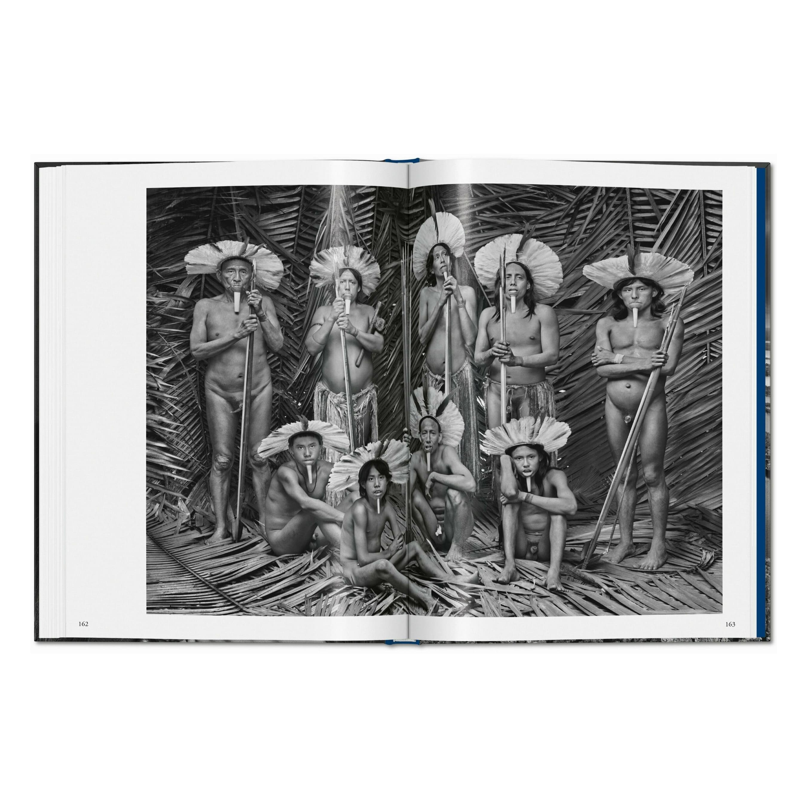 Sebastião Salgado. Amazônia (English)