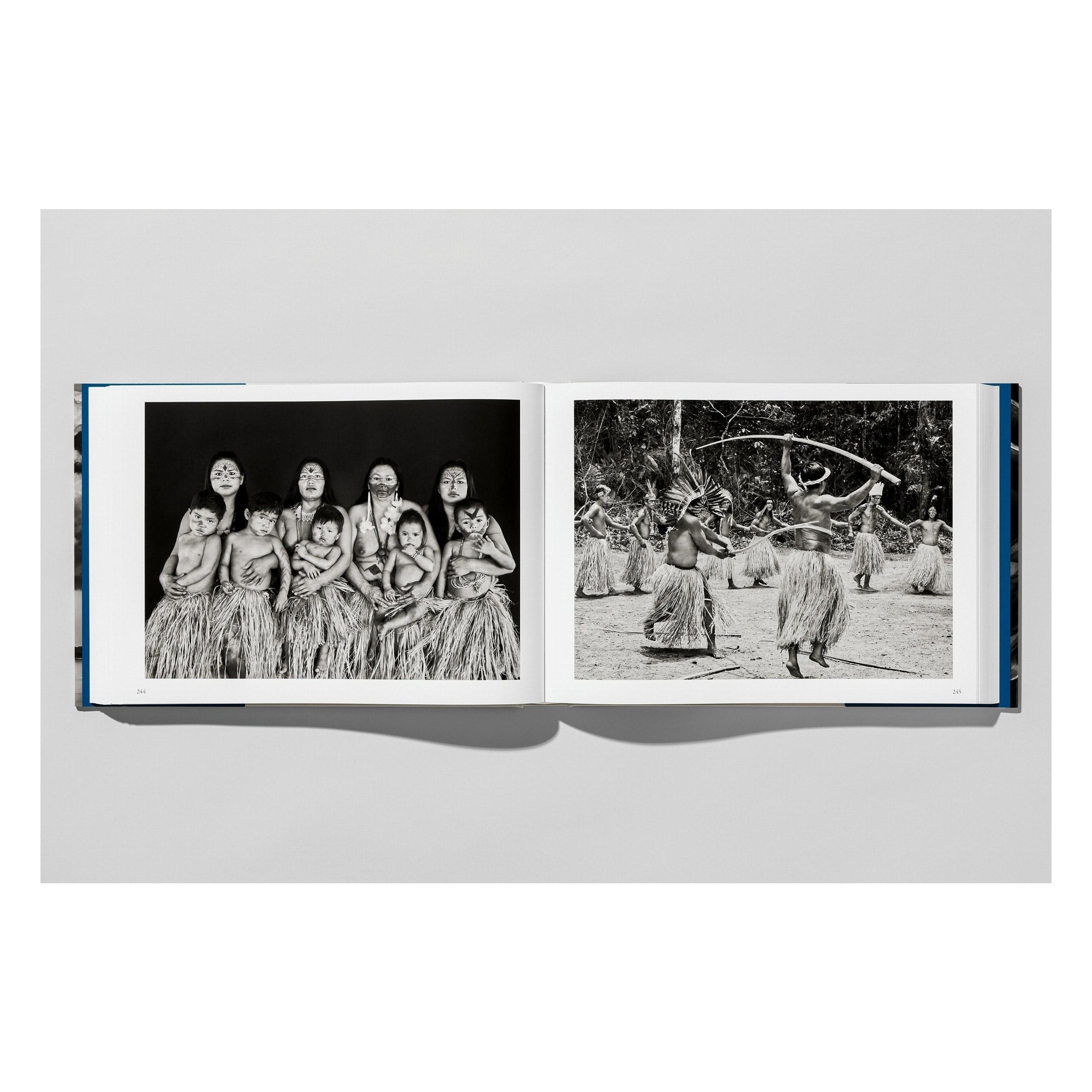 Sebastião Salgado. Amazônia (English)