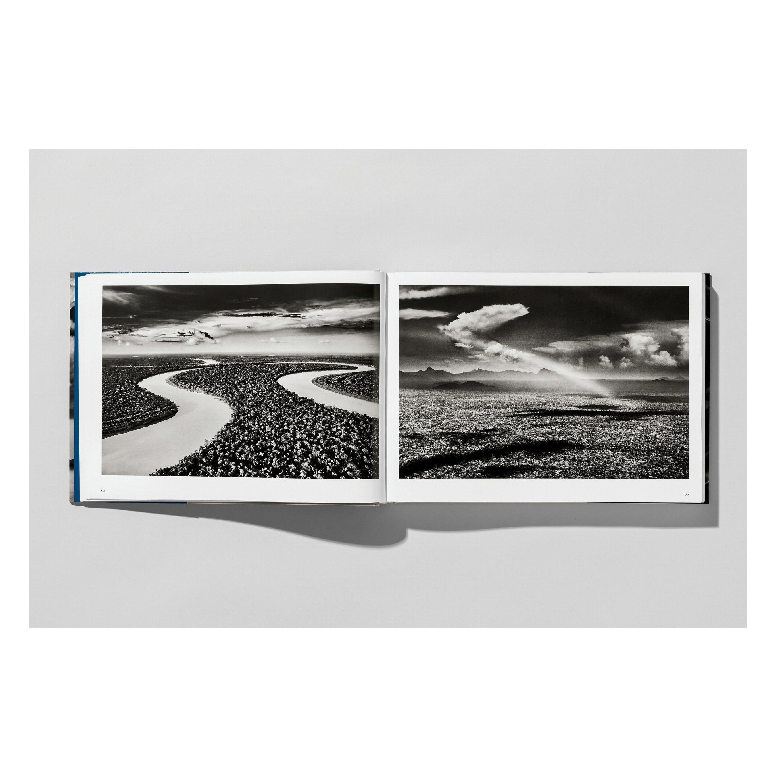 Sebastião Salgado. Amazônia (English)