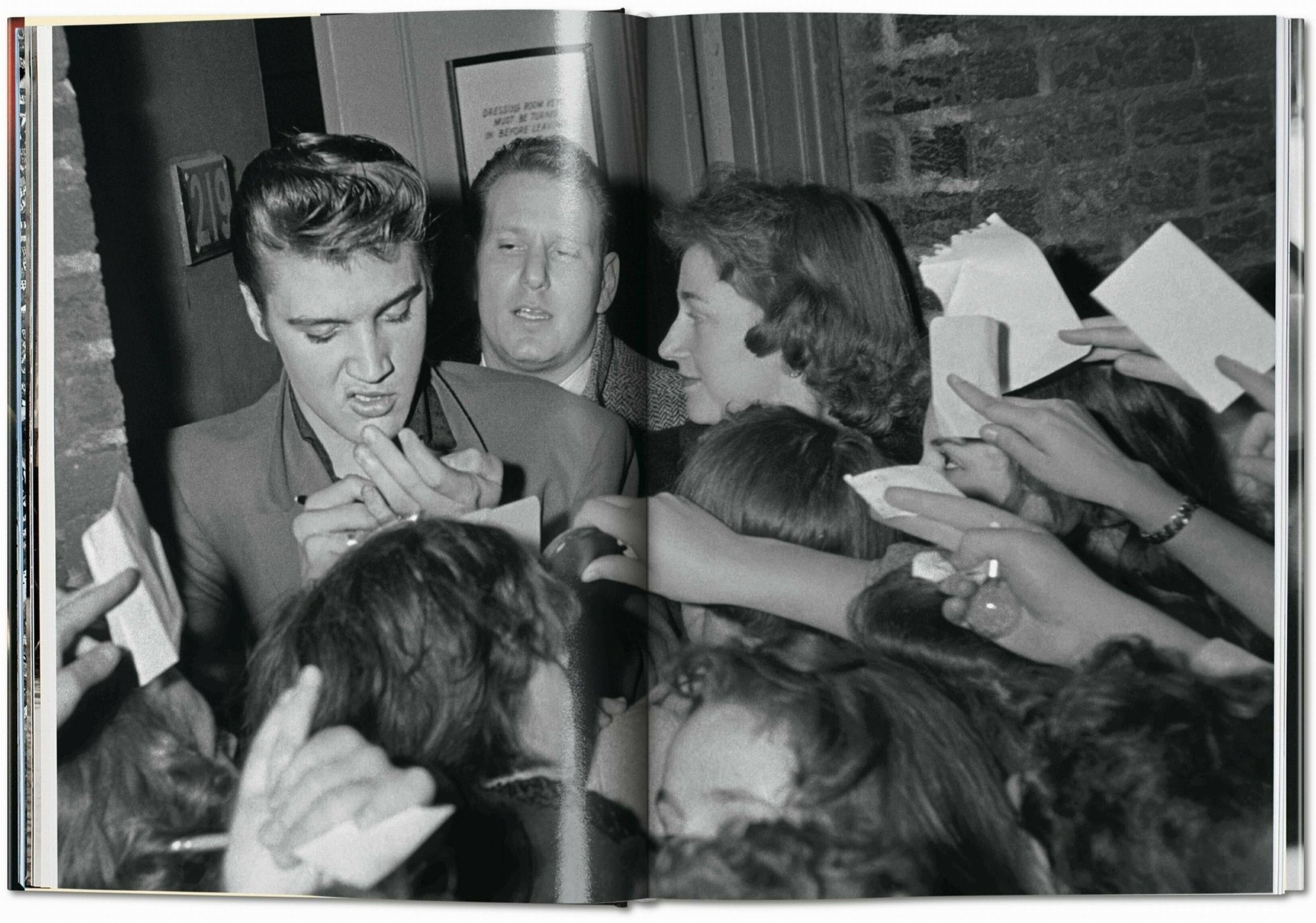 Alfred Wertheimer. Elvis and the Birth of Rock and Roll (German, French, English) - POPvault