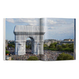 Christo and Jeanne-Claude. L’Arc de Triomphe, Wrapped (German, French, English)-POPvault