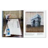 Christo and Jeanne-Claude. L’Arc de Triomphe, Wrapped (German, French, English)-POPvault