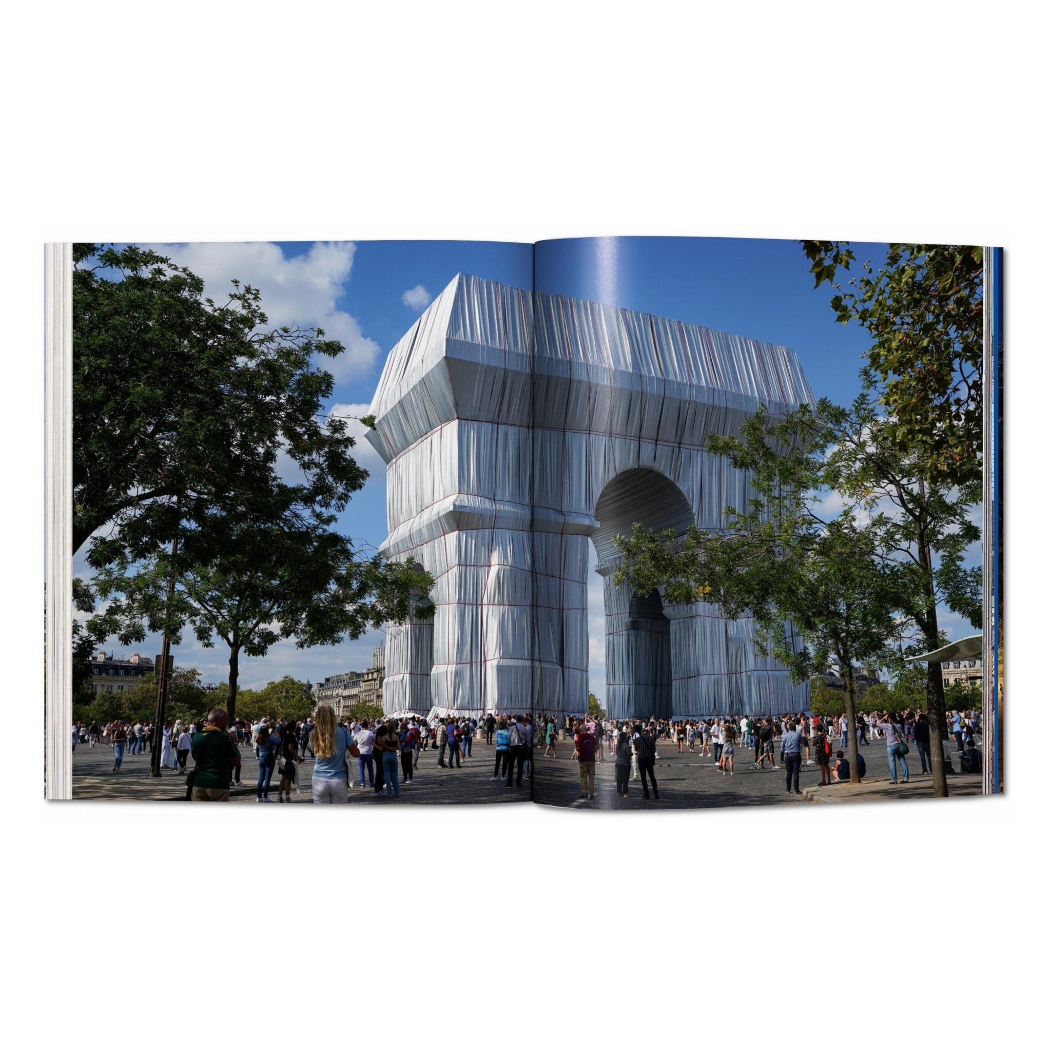 Christo and Jeanne-Claude. L’Arc de Triomphe, Wrapped (German, French, English)-POPvault