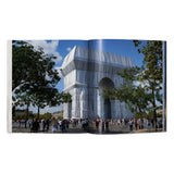 Christo and Jeanne-Claude. L’Arc de Triomphe, Wrapped (German, French, English)-POPvault