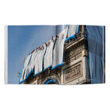 Christo and Jeanne-Claude. L’Arc de Triomphe, Wrapped (German, French, English)-POPvault