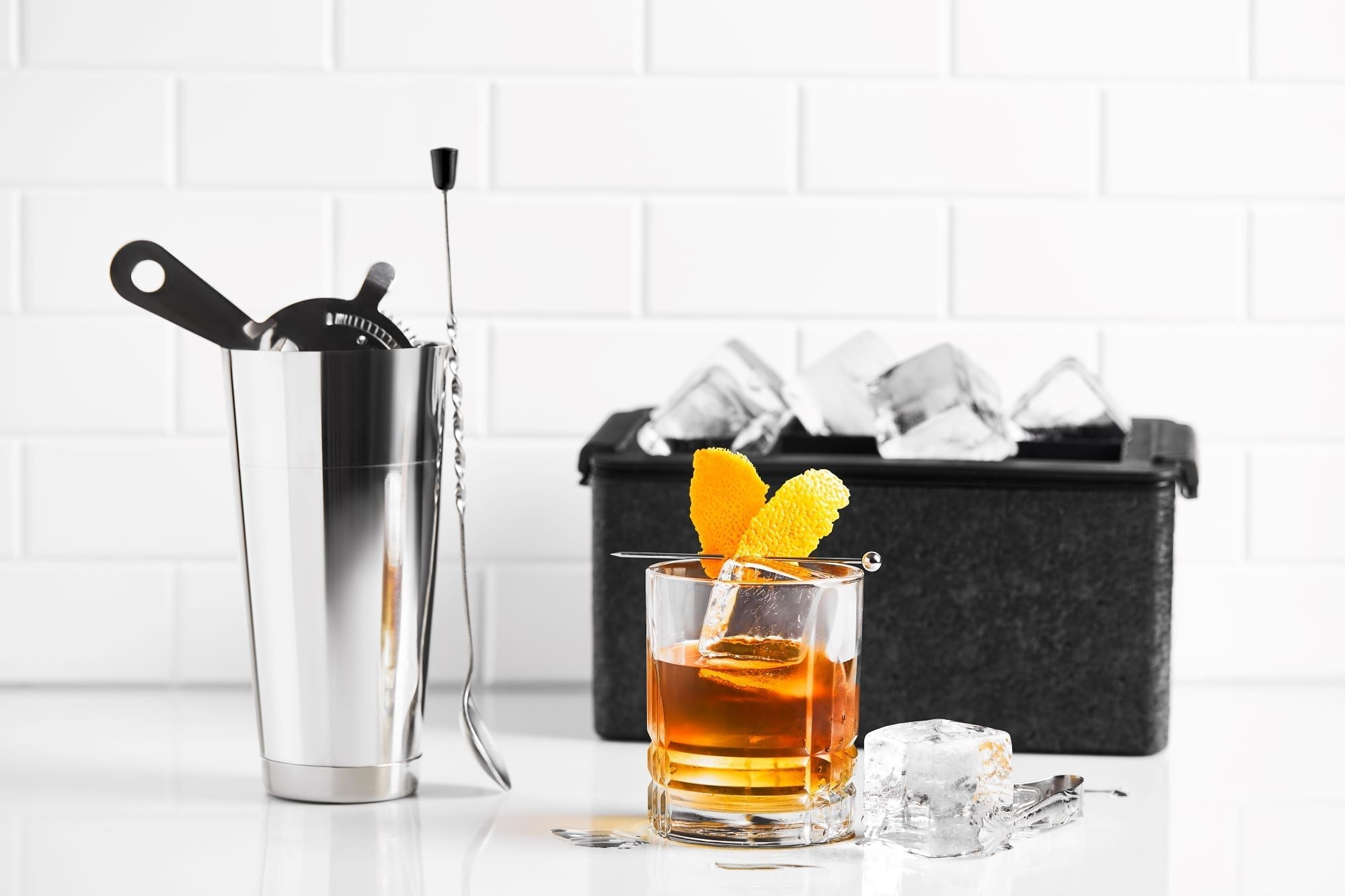 Crystal Clear Ice Cube Maker Mold - Eight 2" Square Ice Cubes - POPvault