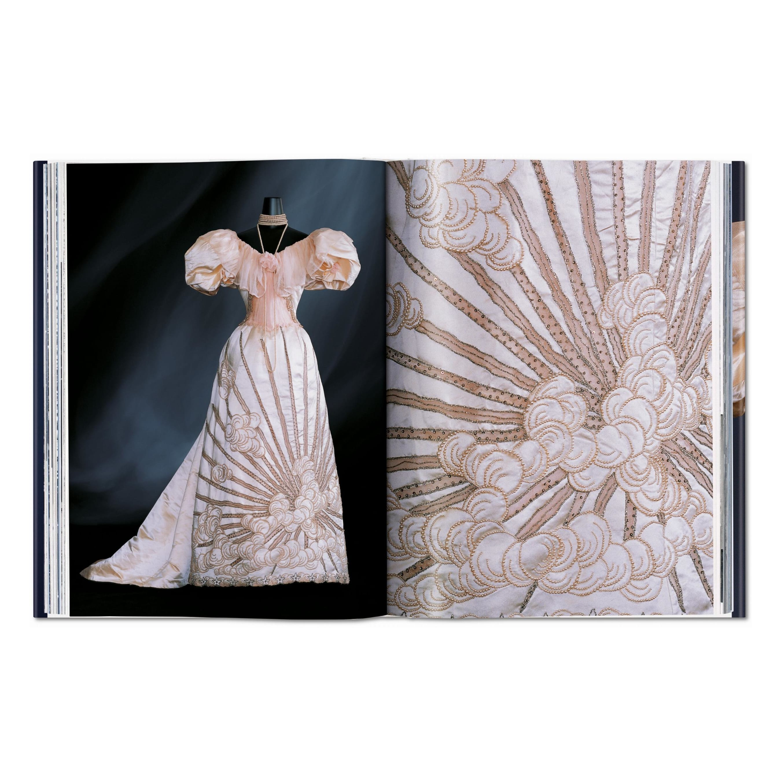 Fashion History from the 18th to the 20th Century (English)