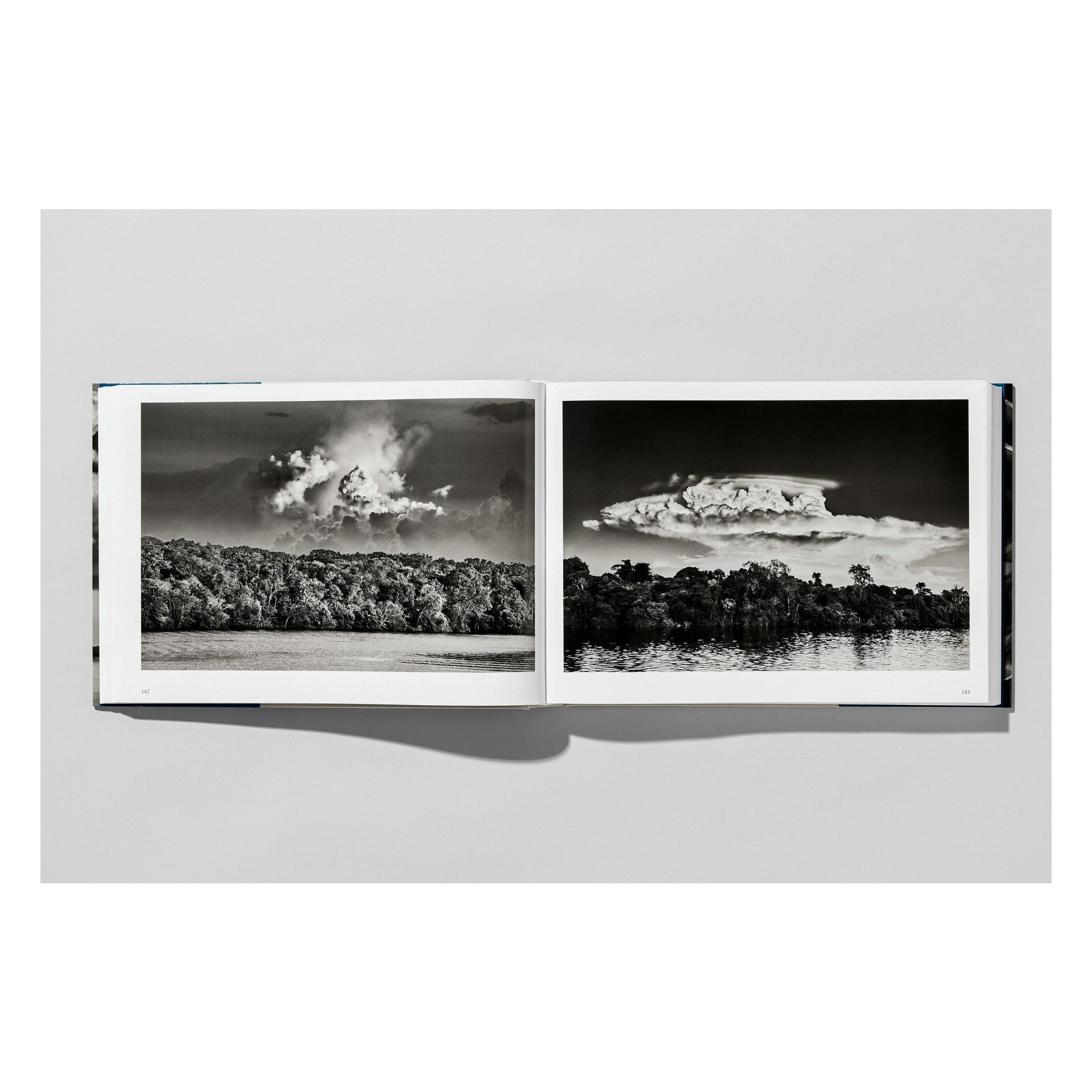 Sebastião Salgado. Amazônia (English)