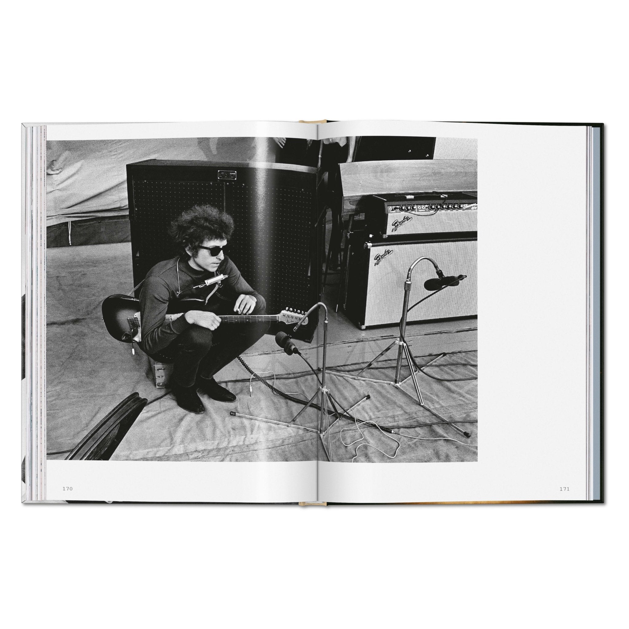 Daniel Kramer. Bob Dylan. A Year and a Day (English)-POPvault