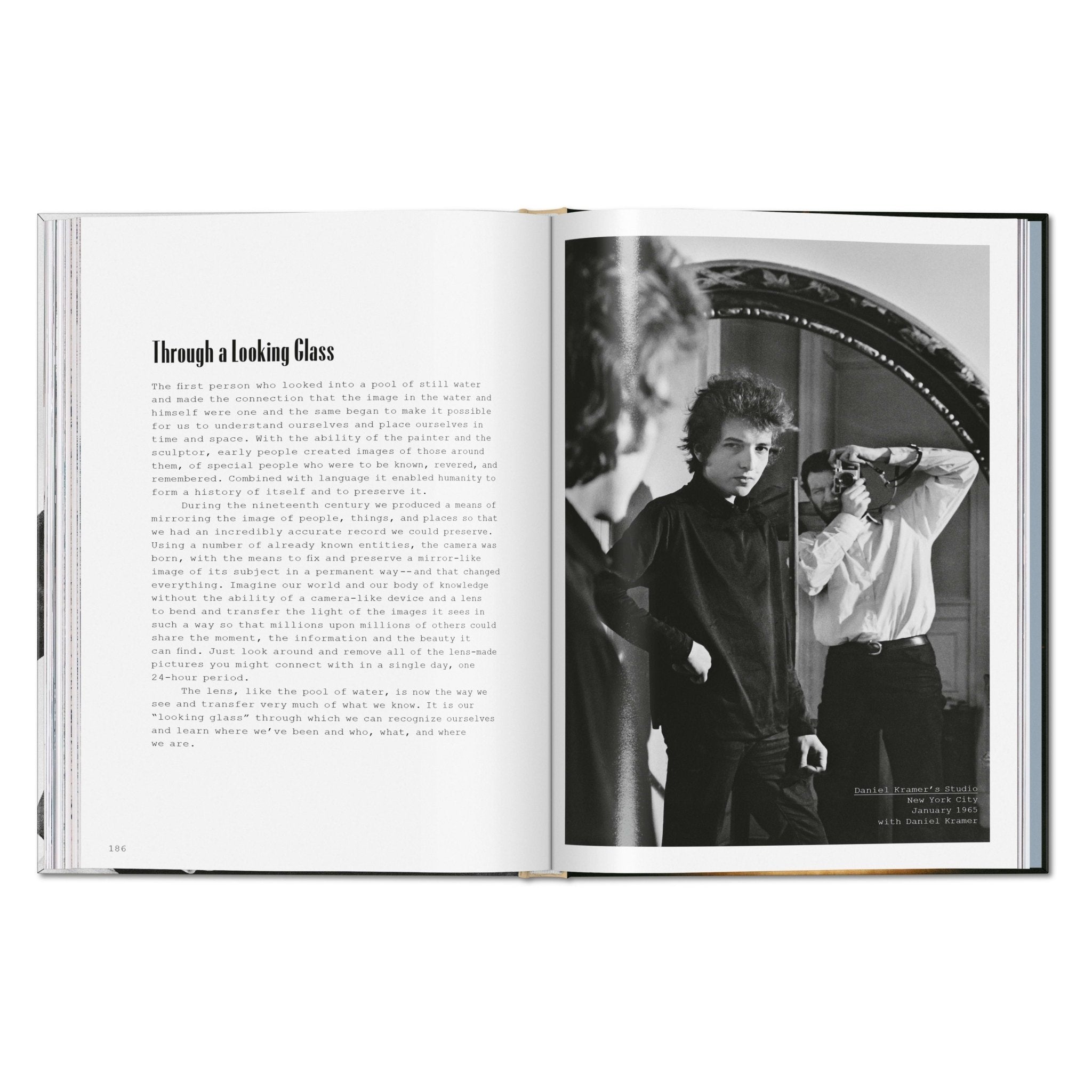 Daniel Kramer. Bob Dylan. A Year and a Day (English)-POPvault