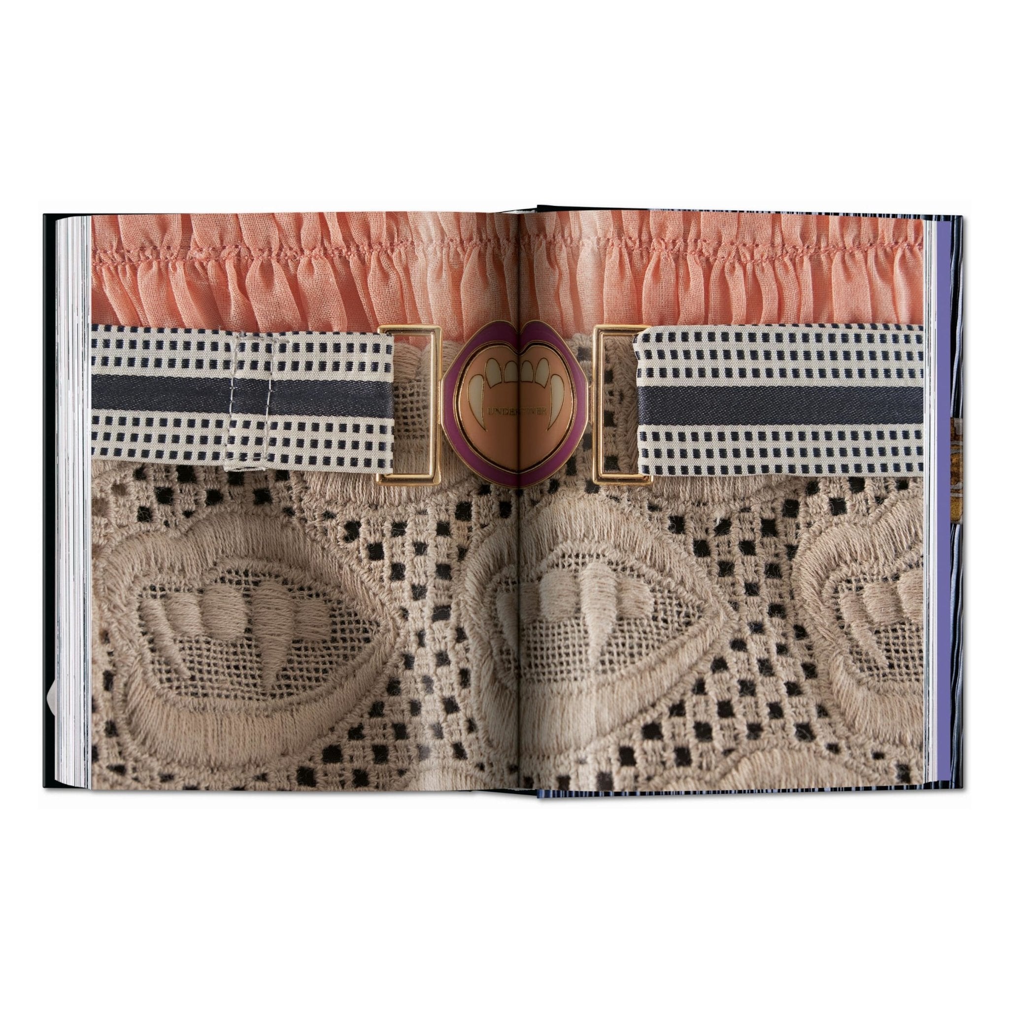 Fashion Designers A–Z. 45th Ed. (English)-POPvault