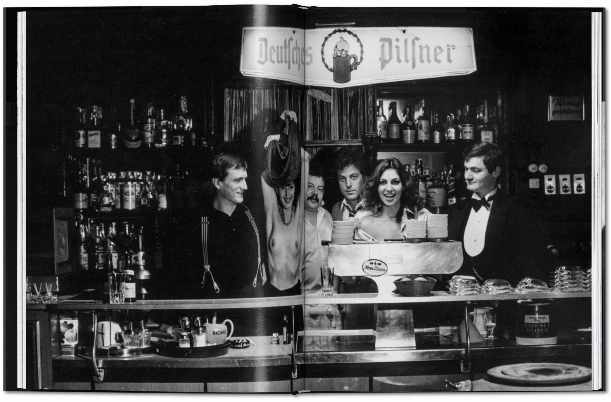 Helmut Newton. Berlin, Berlin (German, French, English) - POPvault