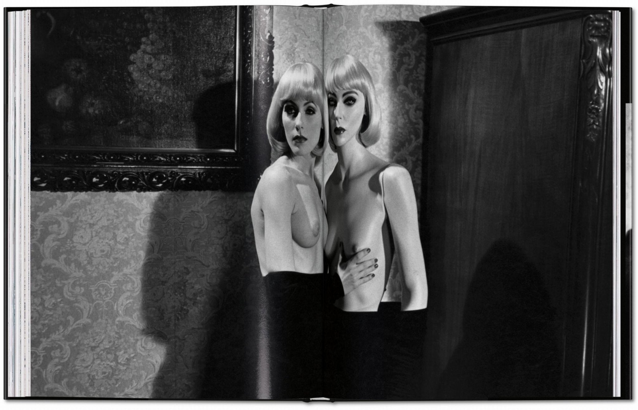 Helmut Newton. Berlin, Berlin (German, French, English) - POPvault