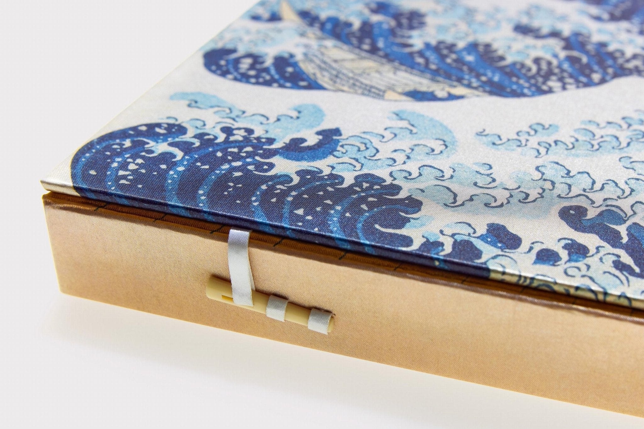 Hokusai. Thirty - six Views of Mount Fuji (German, French, English) - POPvault