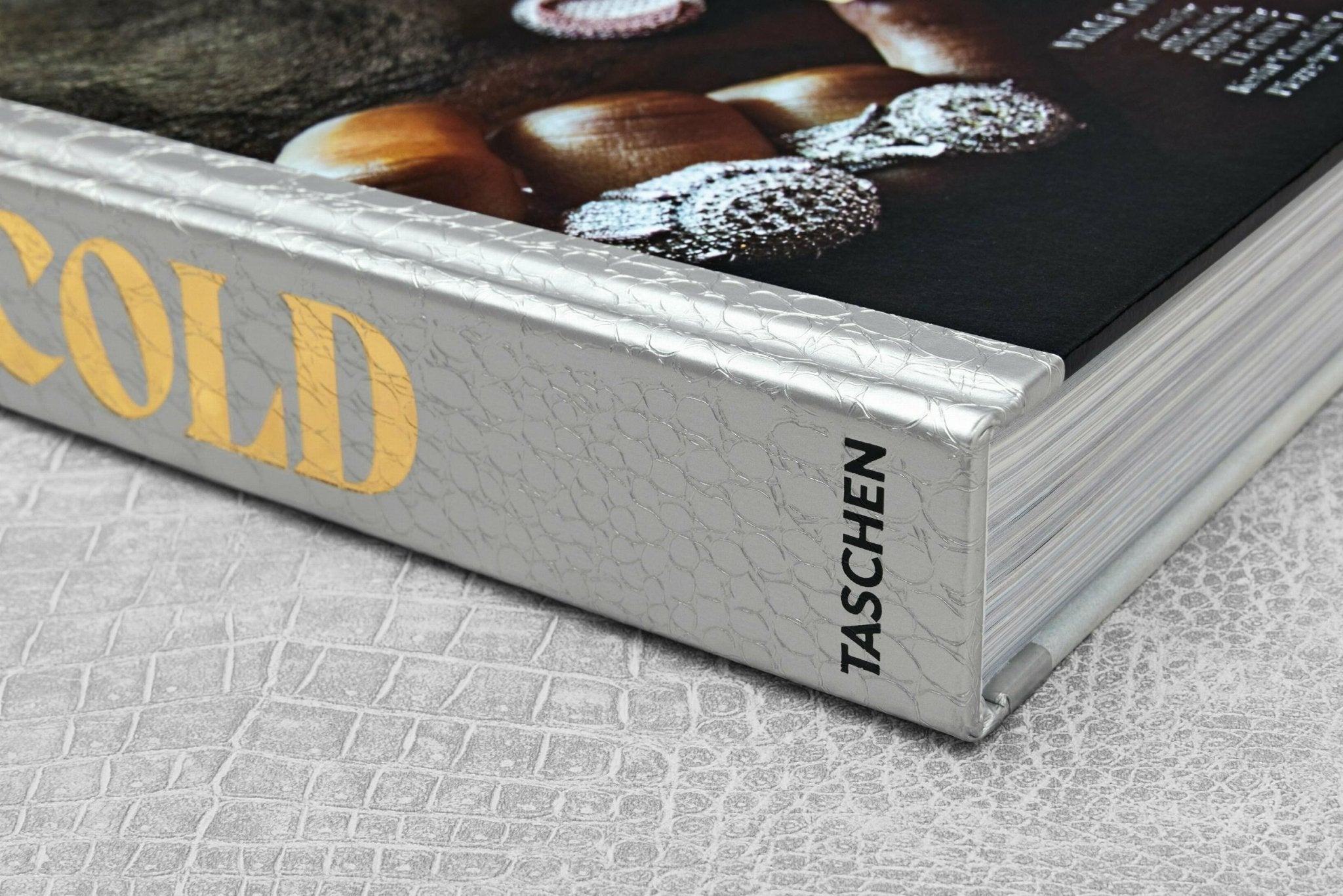 Ice Cold. A Hip - Hop Jewelry History (German, French, English) - POPvault