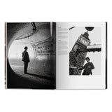 London. Portrait of a City (German, French, English)-POPvault