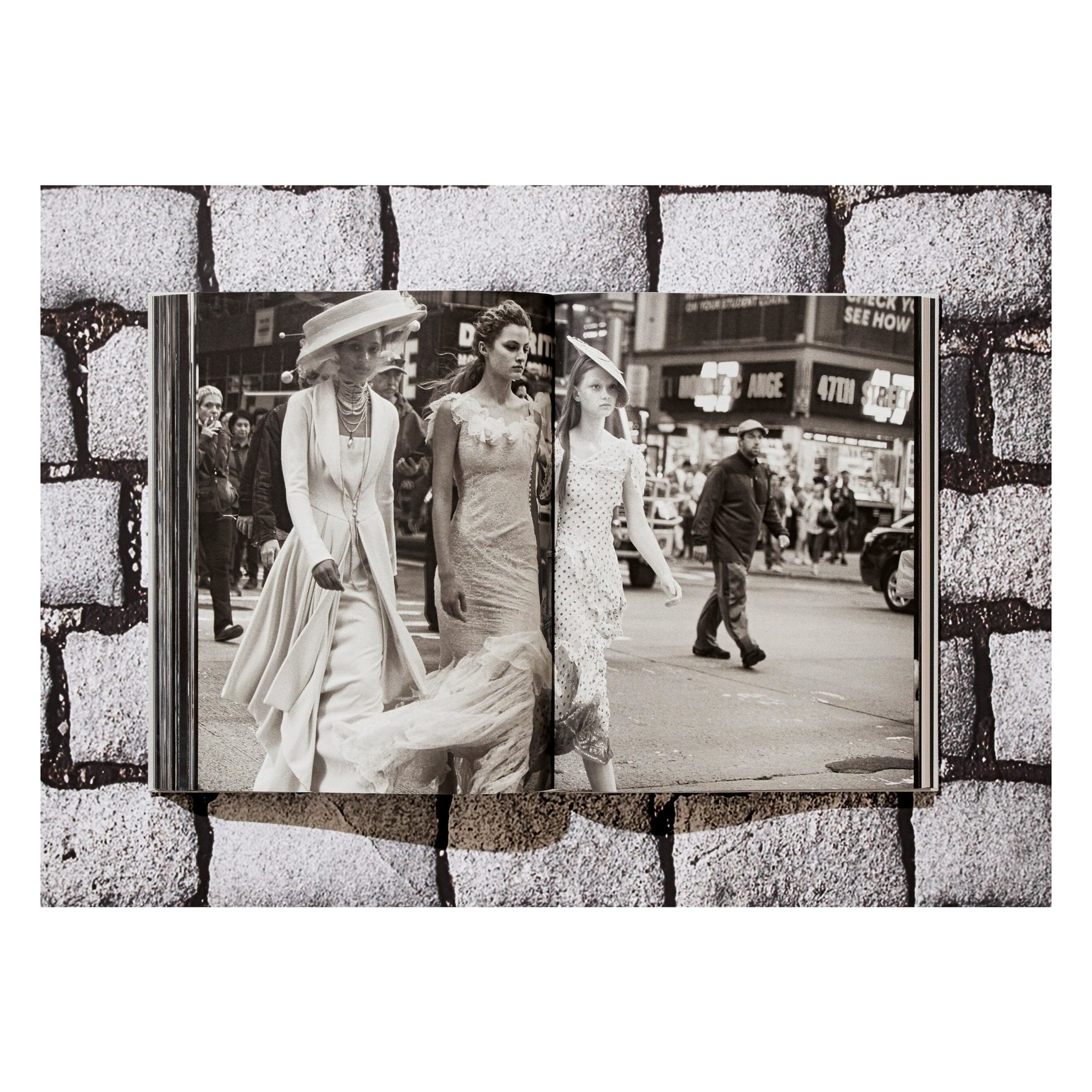 Peter Lindbergh. Dior (German, French, English)-POPvault