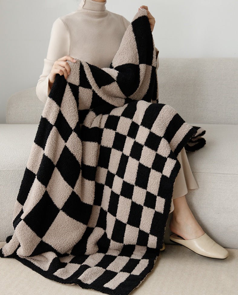 Plush Checkered Polyester Throw Blanket - POPvault