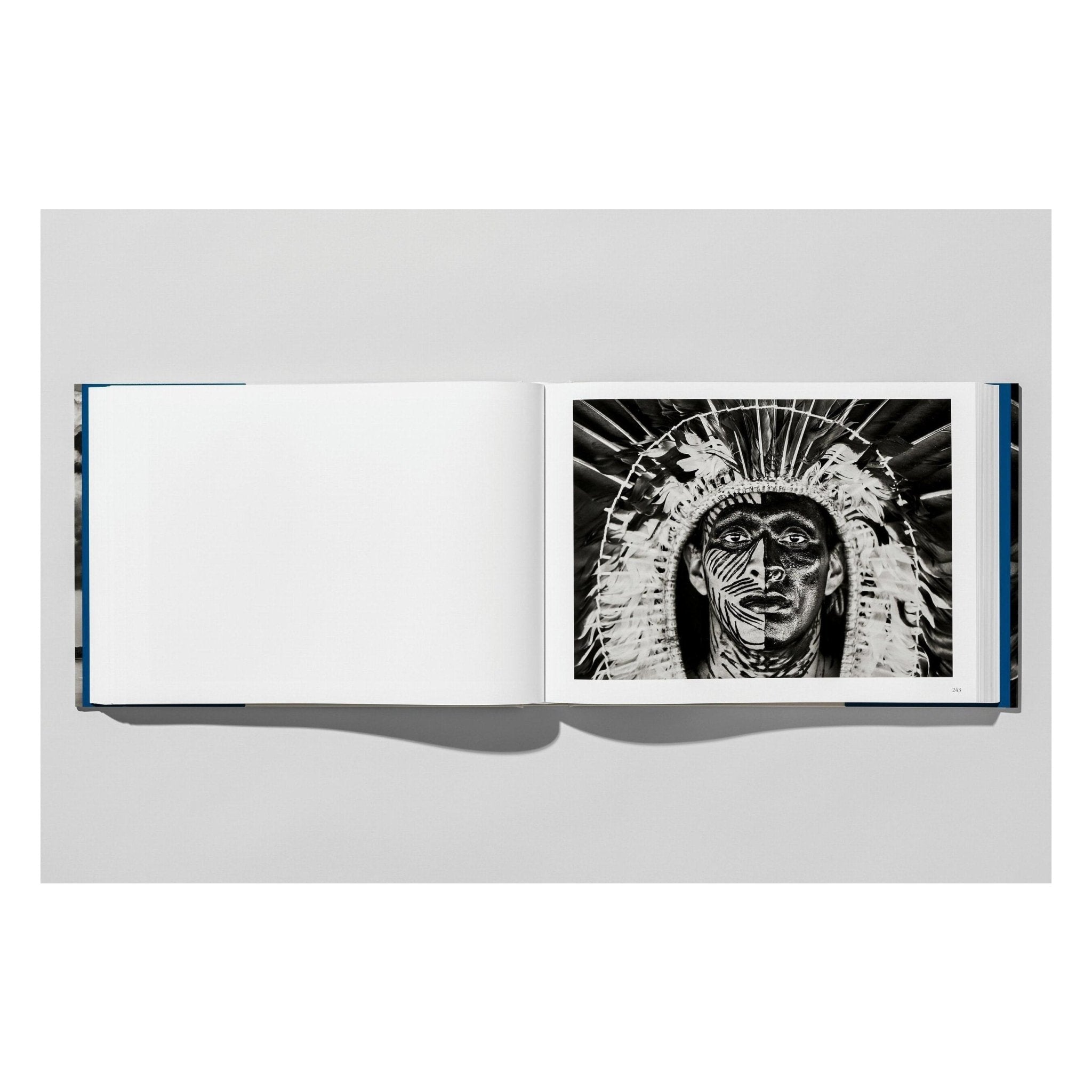 Sebastião Salgado. Amazônia (English)-POPvault