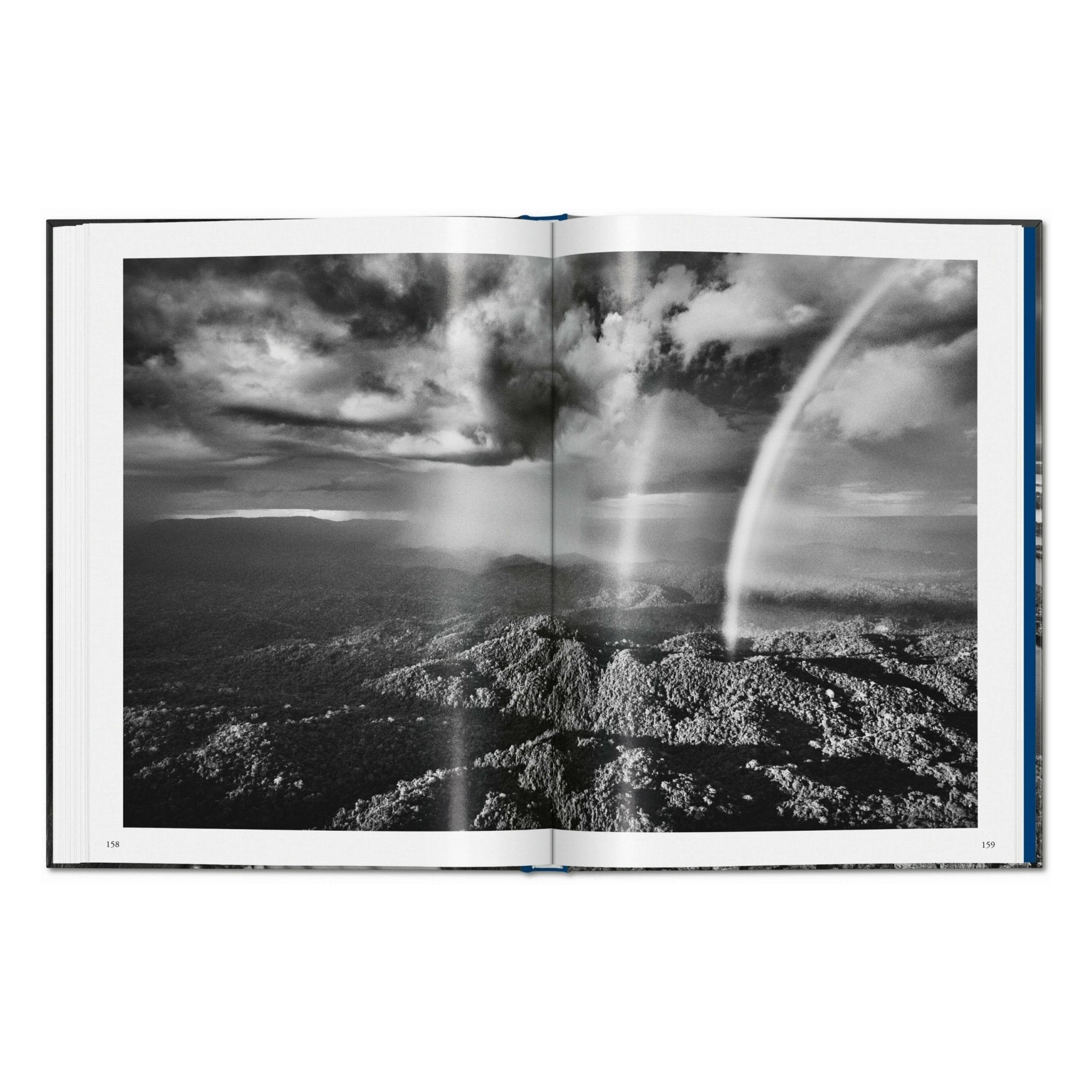 Sebastião Salgado. Amazônia (English)-POPvault