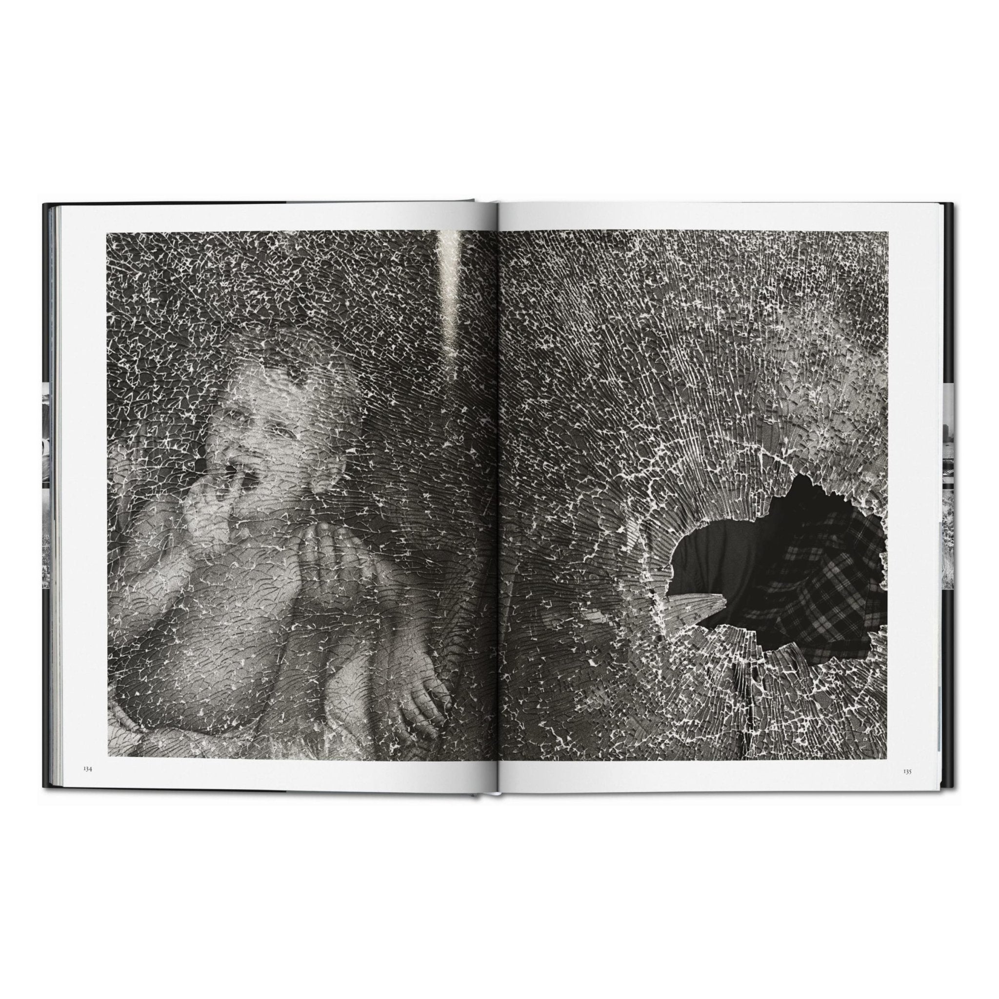 Sebastião Salgado. Exodus (English)-POPvault