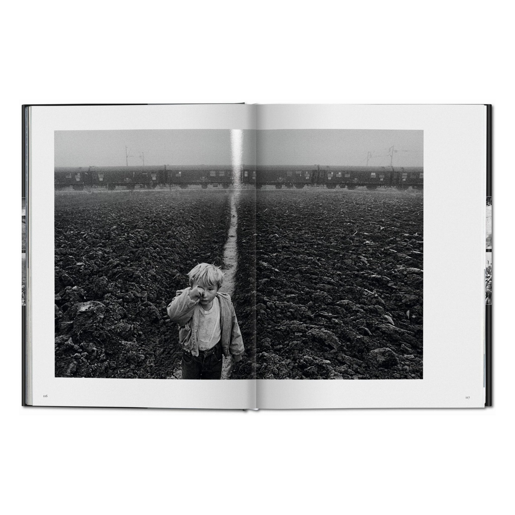 Sebastião Salgado. Exodus (English)-POPvault