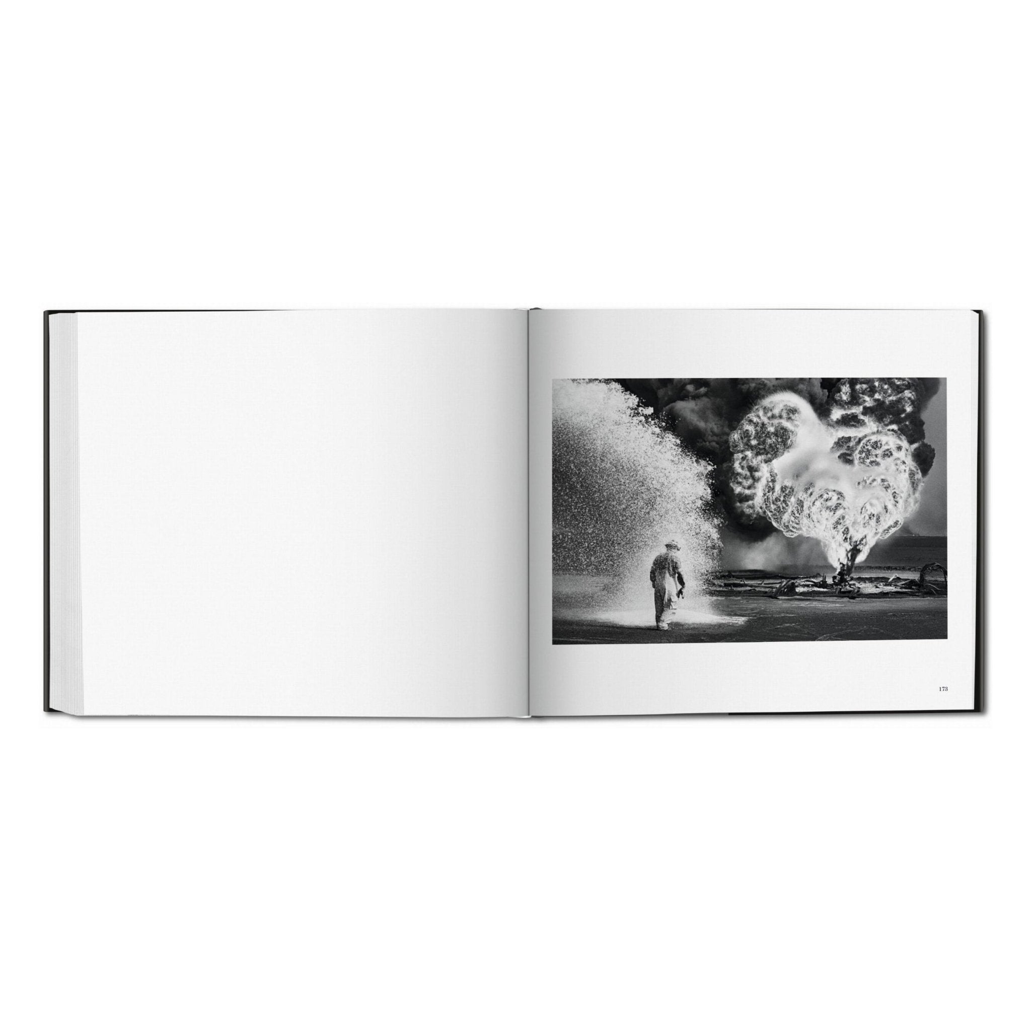 Sebastião Salgado. Kuwait. A Desert on Fire (German, French, English)-POPvault