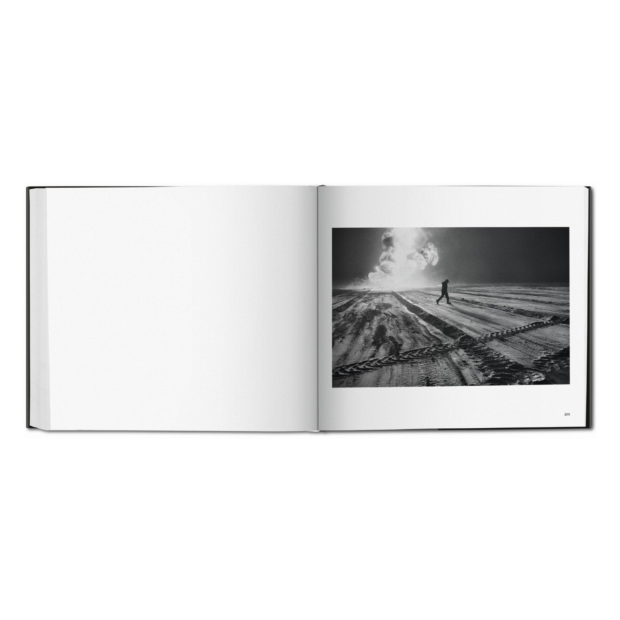 Sebastião Salgado. Kuwait. A Desert on Fire (German, French, English)-POPvault