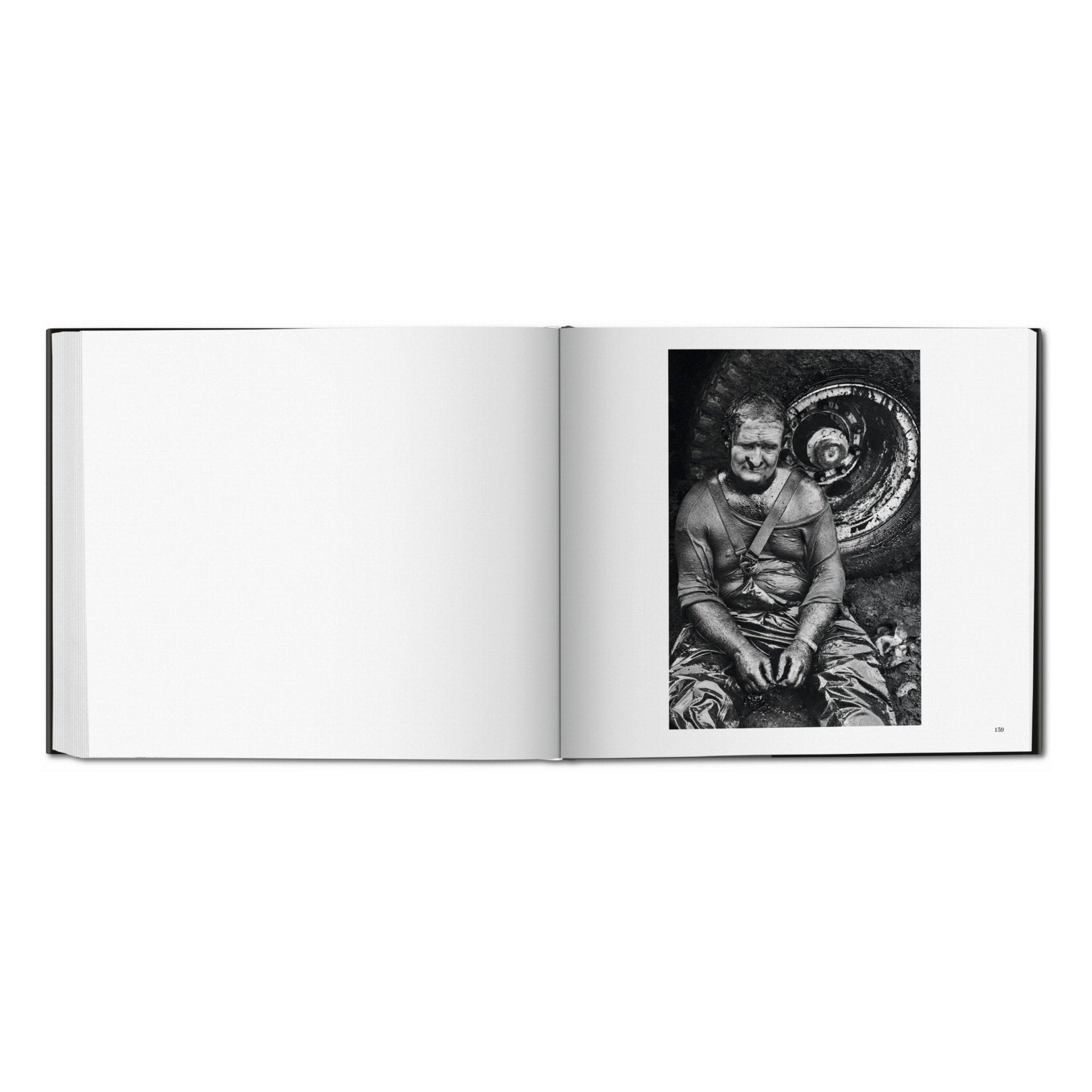 Sebastião Salgado. Kuwait. A Desert on Fire (German, French, English)-POPvault