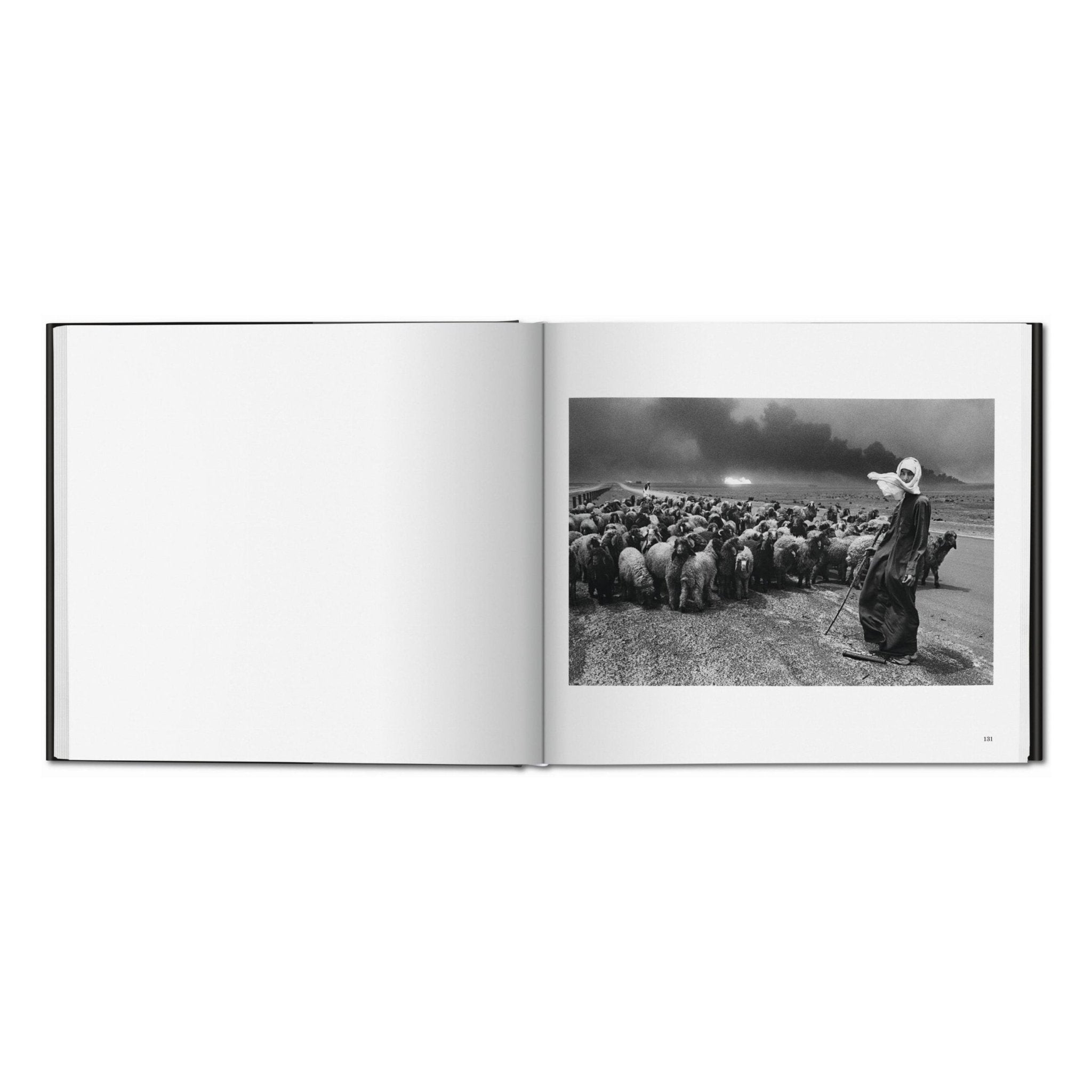 Sebastião Salgado. Kuwait. A Desert on Fire (German, French, English)-POPvault