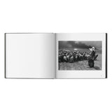 Sebastião Salgado. Kuwait. A Desert on Fire (German, French, English)-POPvault