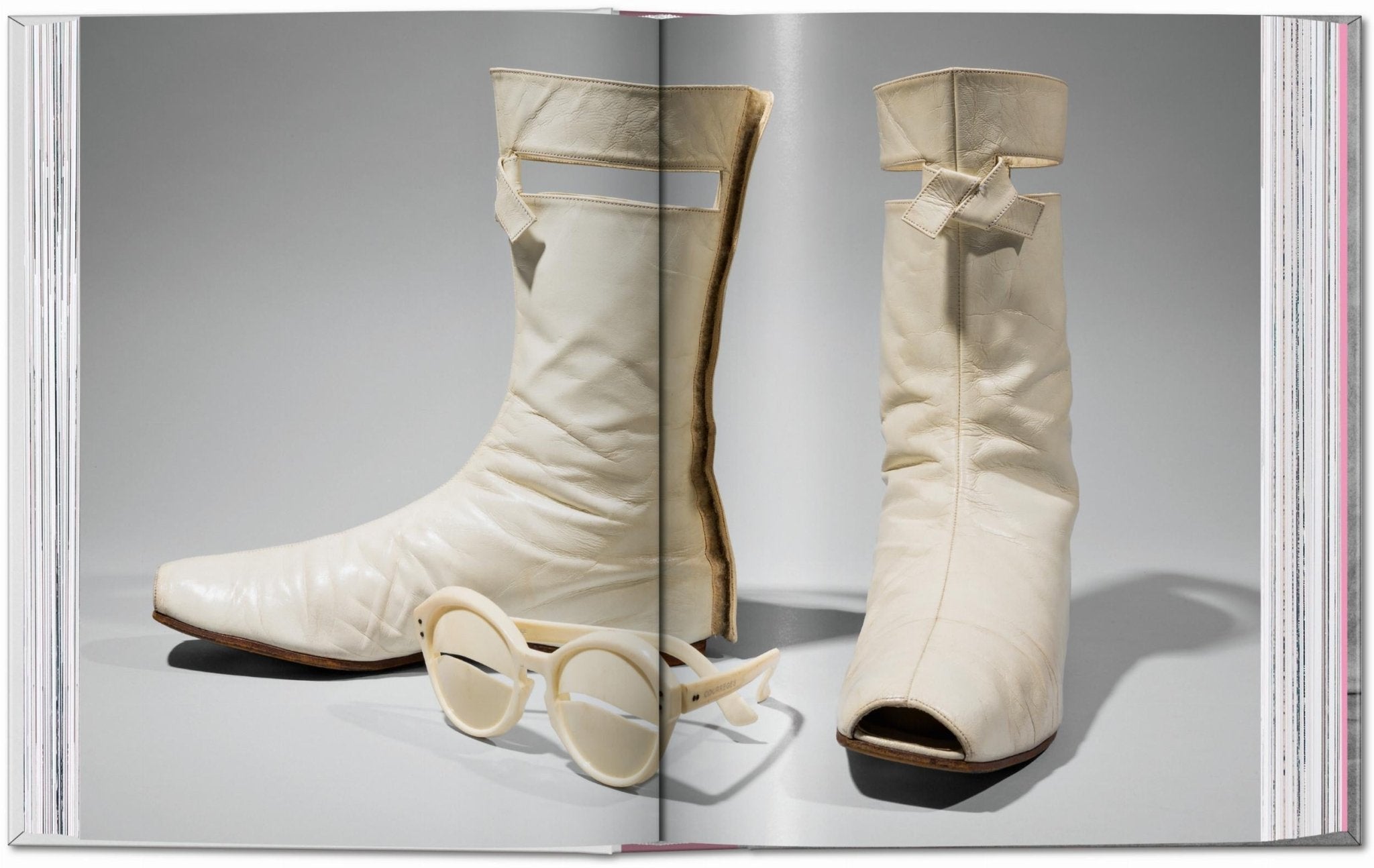 Shoes A–Z. 45th Ed. (German, French, English) - POPvault