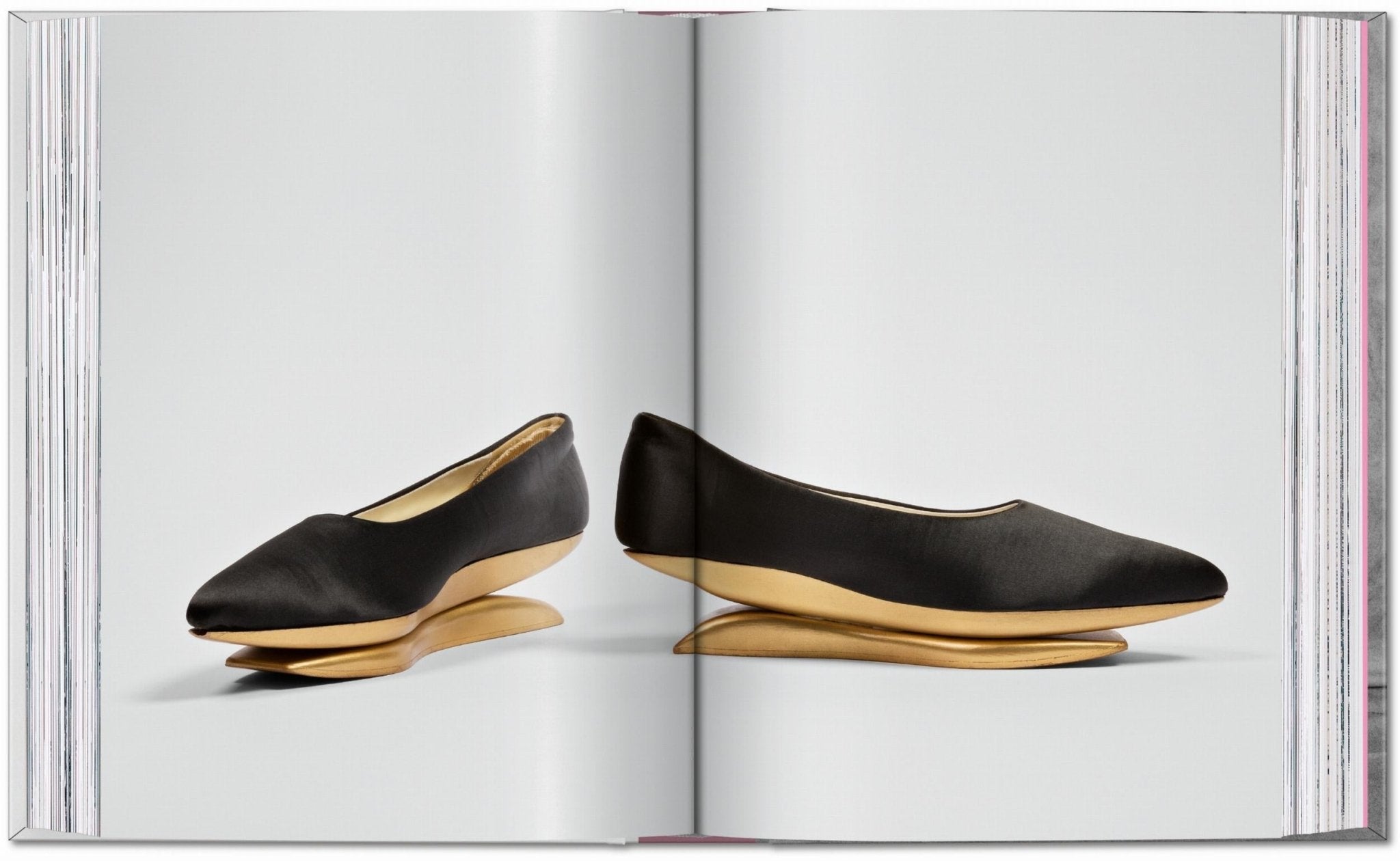 Shoes A–Z. 45th Ed. (German, French, English) - POPvault