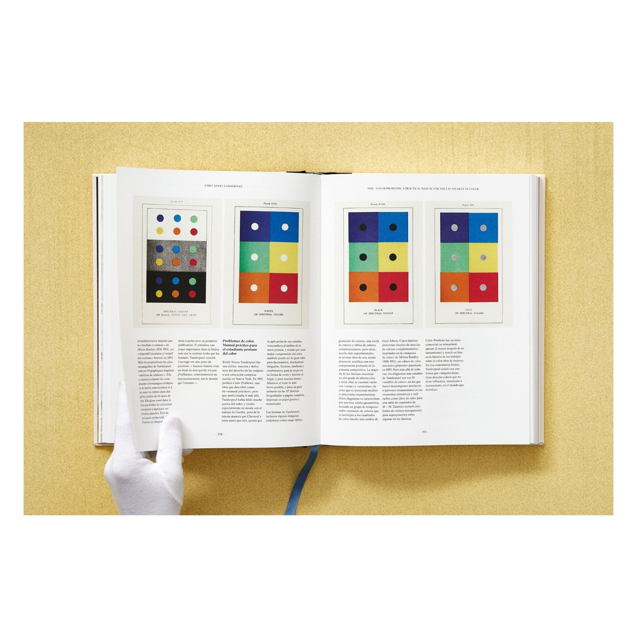 The Book of Colour Concepts (German, Spanish, French, English)-POPvault