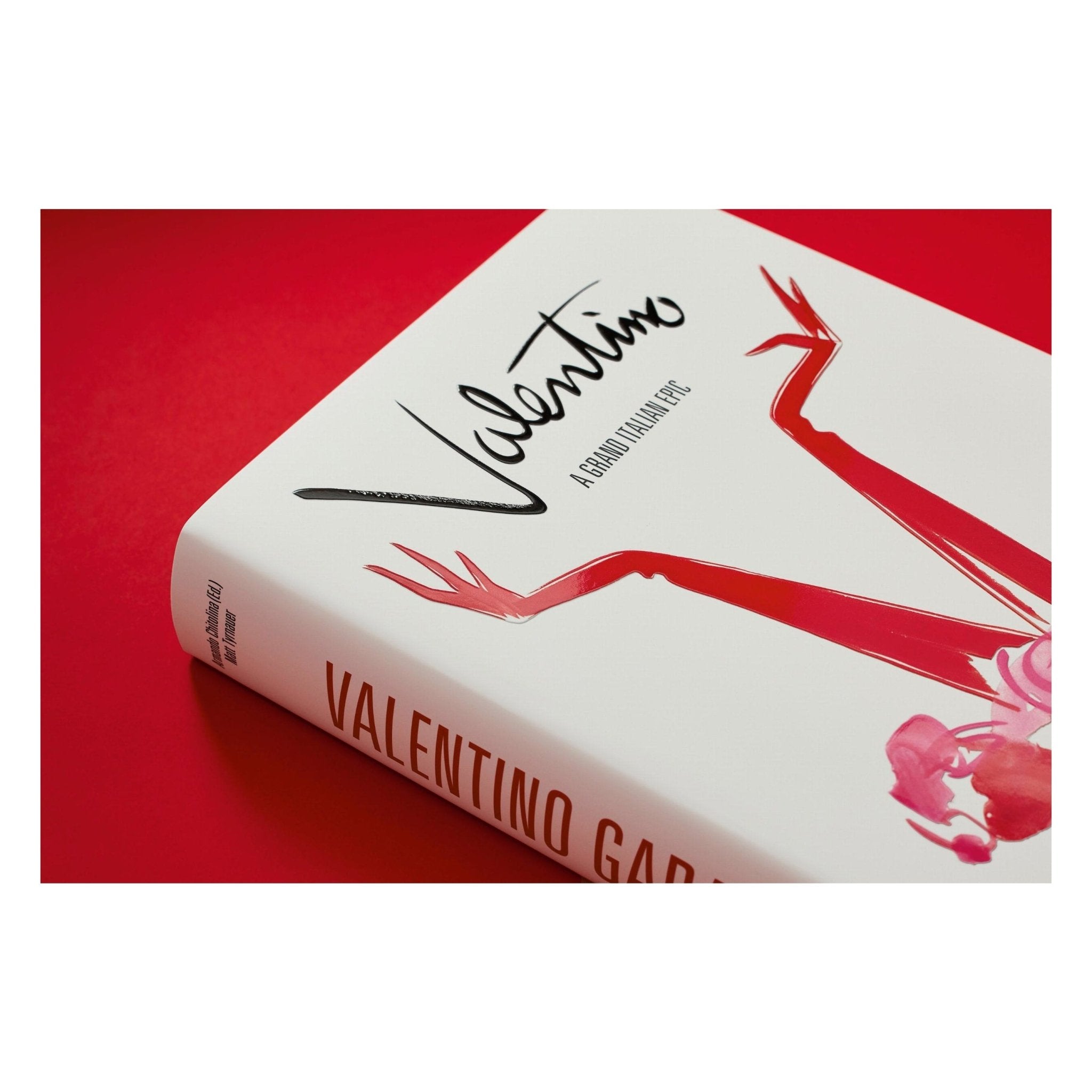 Valentino. A Grand Italian Epic (English)-POPvault