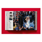 Valentino. A Grand Italian Epic (English)-POPvault