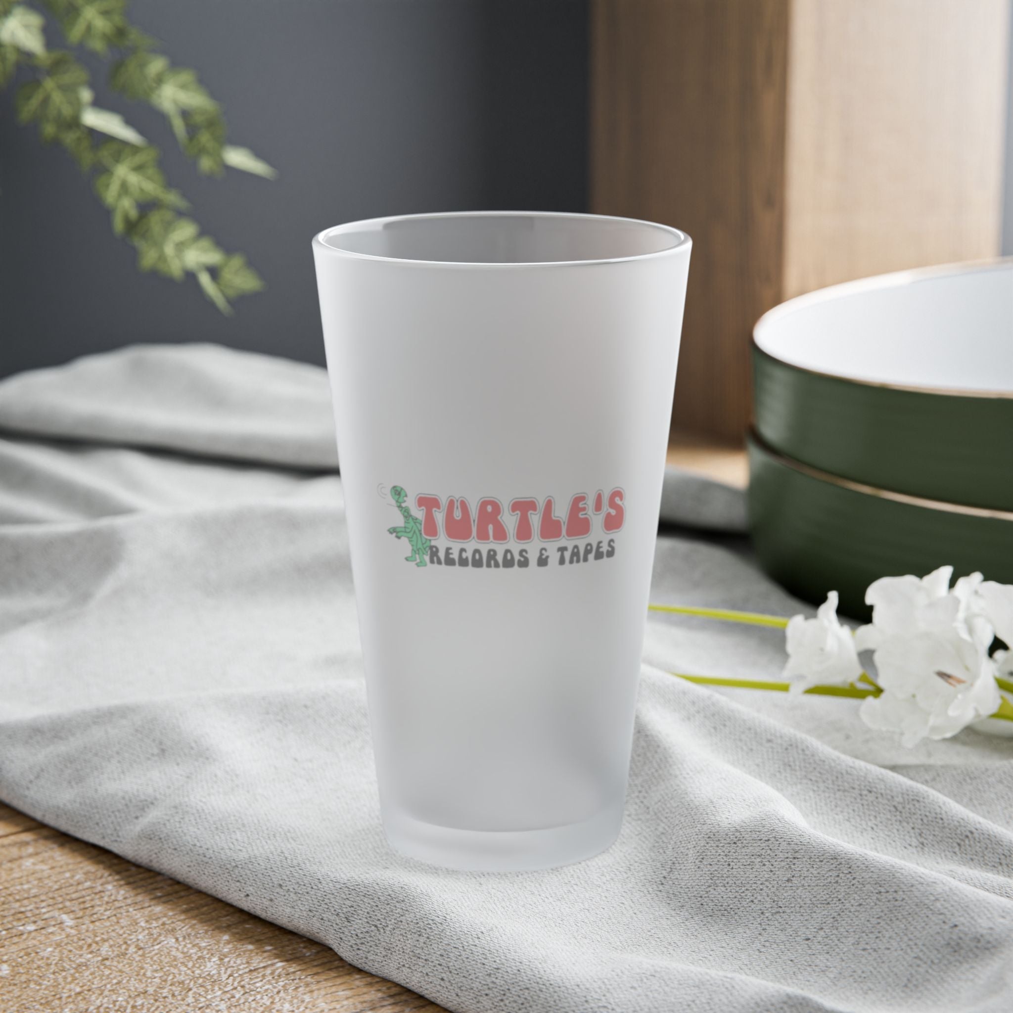 Vintage Turtles Record & Tapes Store Logo Frosted 16 Ounce Pint Glass - POPvault